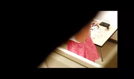 3 دختر سکسی با یک انواع کلیپ سکسی دیک زدن مقعد در webcam.flv