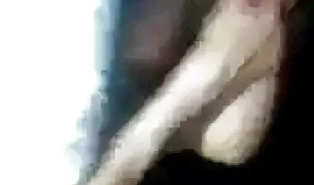 رومی باران با یک خروس چربی بزرگ تمام راه را فیلم کردی سکسی به پایین گلو می برد