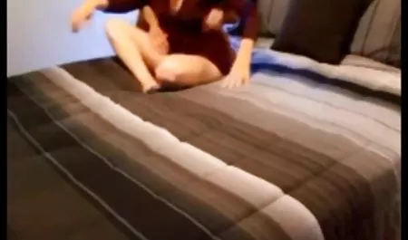 اسکورت روگی Leggy در دانلود فیلم و کلیپ سکسی با لینک مستقیم جوراب ساق بلند یک فاک رمانتیک دارد